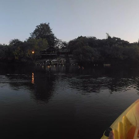 Caprivi Houseboat Safari Lodge كاتيما موليلو المظهر الخارجي الصورة