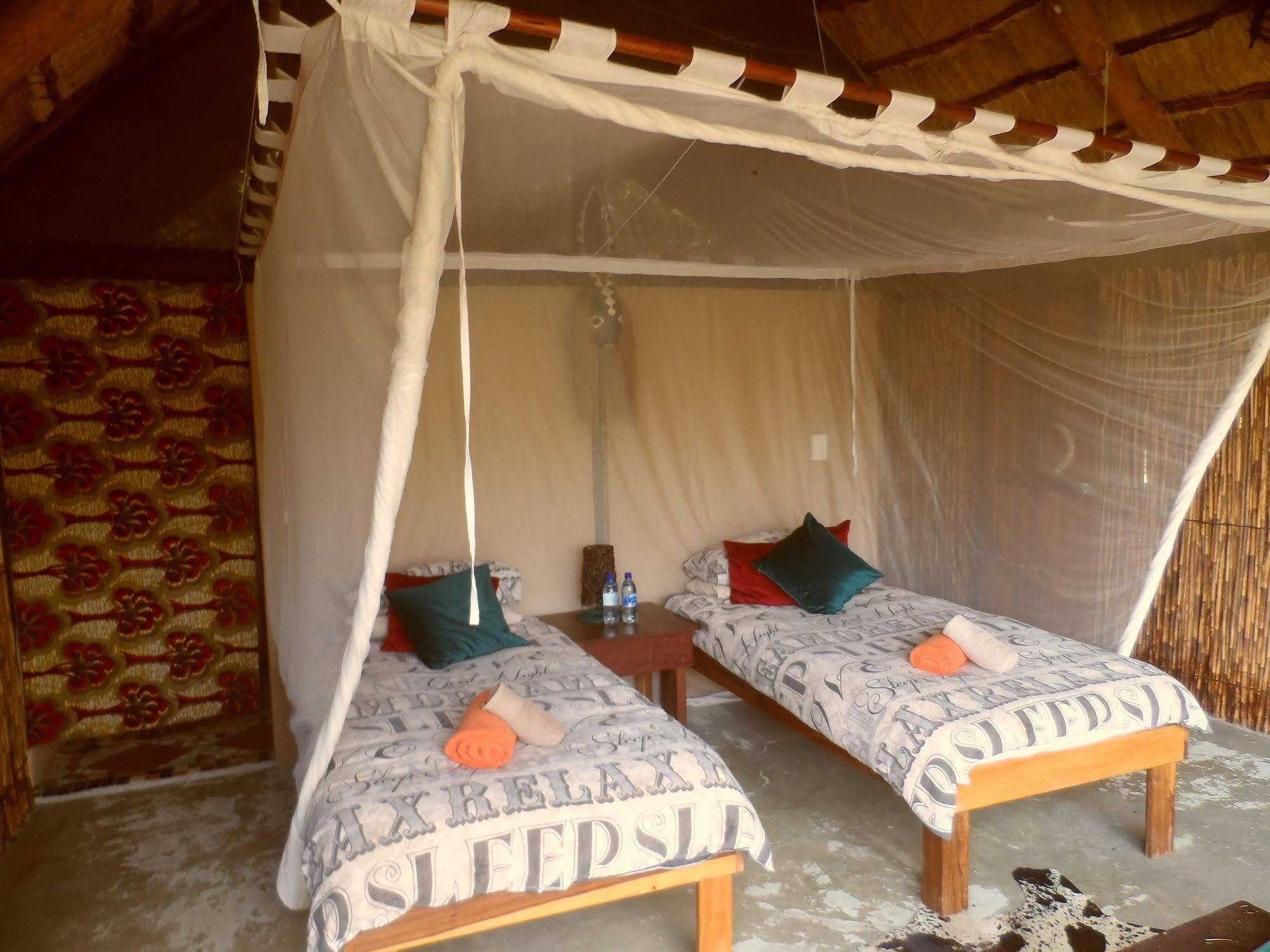 Caprivi Houseboat Safari Lodge كاتيما موليلو المظهر الخارجي الصورة