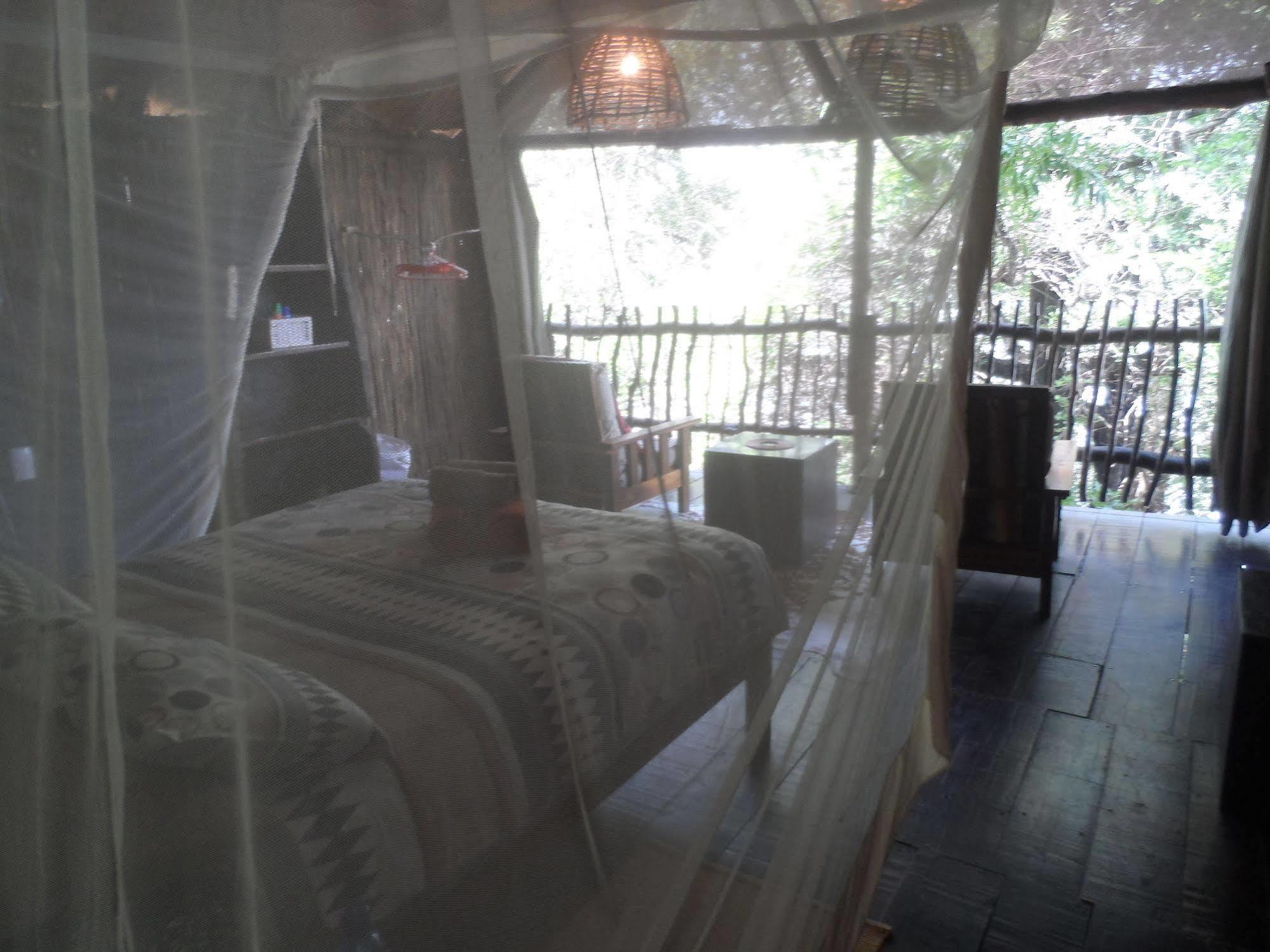 Caprivi Houseboat Safari Lodge كاتيما موليلو المظهر الخارجي الصورة