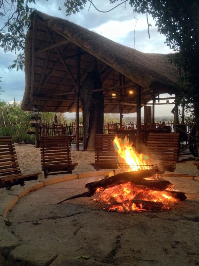 Caprivi Houseboat Safari Lodge كاتيما موليلو المظهر الخارجي الصورة