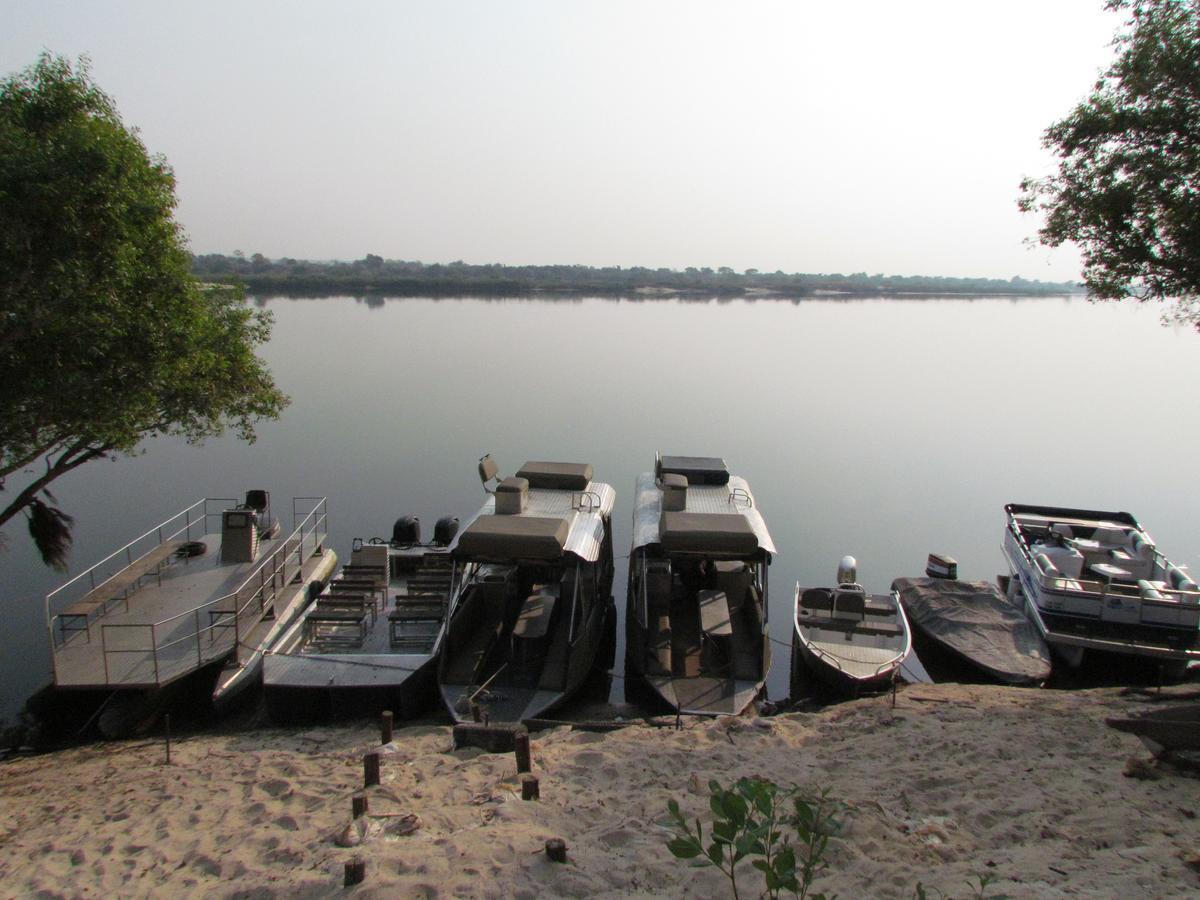 Caprivi Houseboat Safari Lodge كاتيما موليلو المظهر الخارجي الصورة
